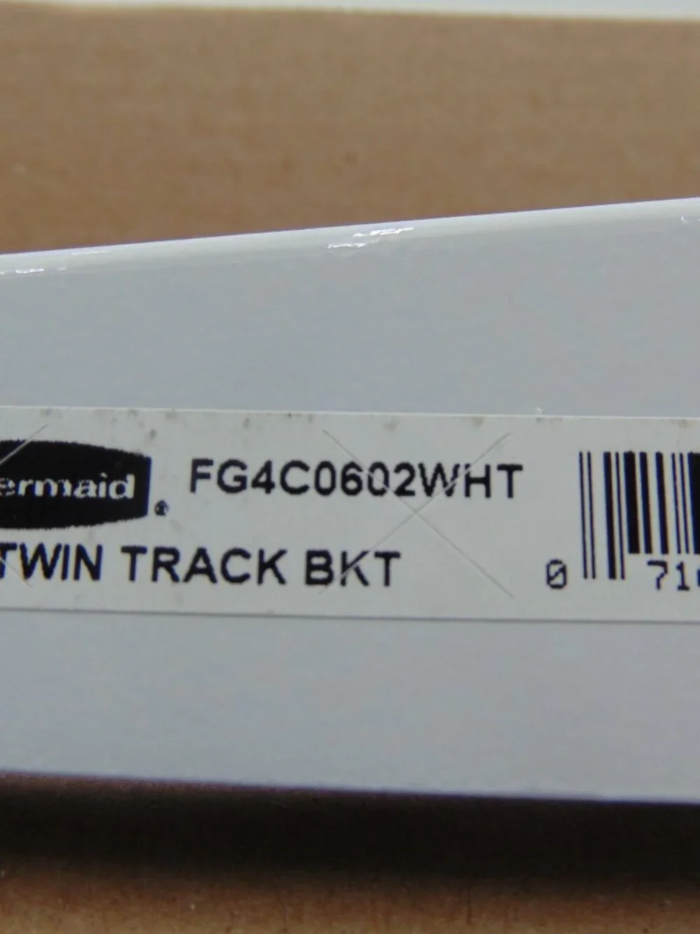 16 Rubbermaid Brackets Twin Track Bracket 14.5” White Lot Of 16 FG4C0602WHT